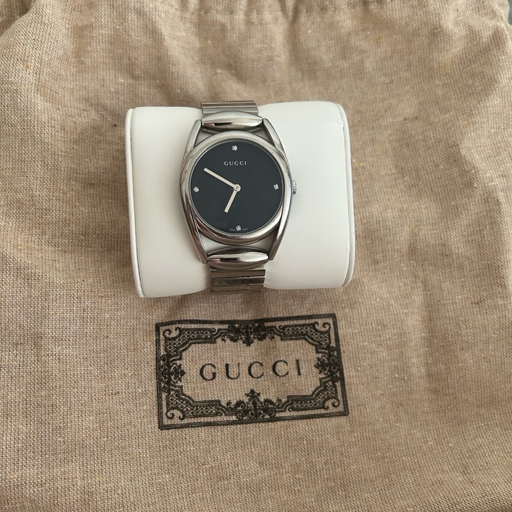 Gucci Blue Crystal Dial Silver Bracelet Watch